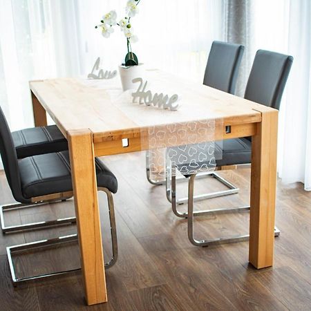 Ferienwohnung Am Schlosspark Ebersdorf  Extérieur photo